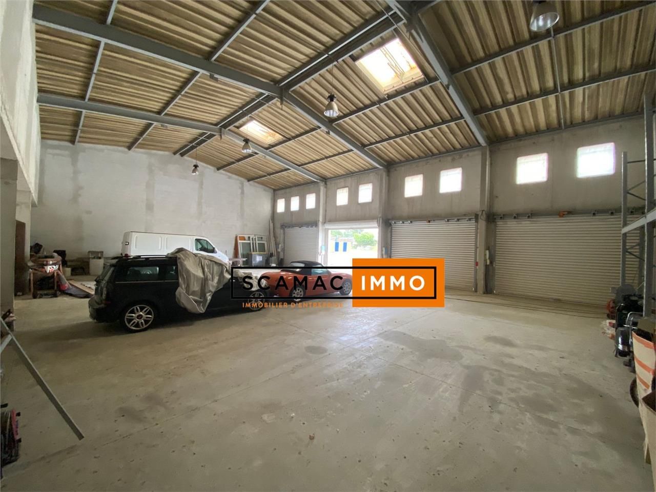 Entrepôt de 300m²