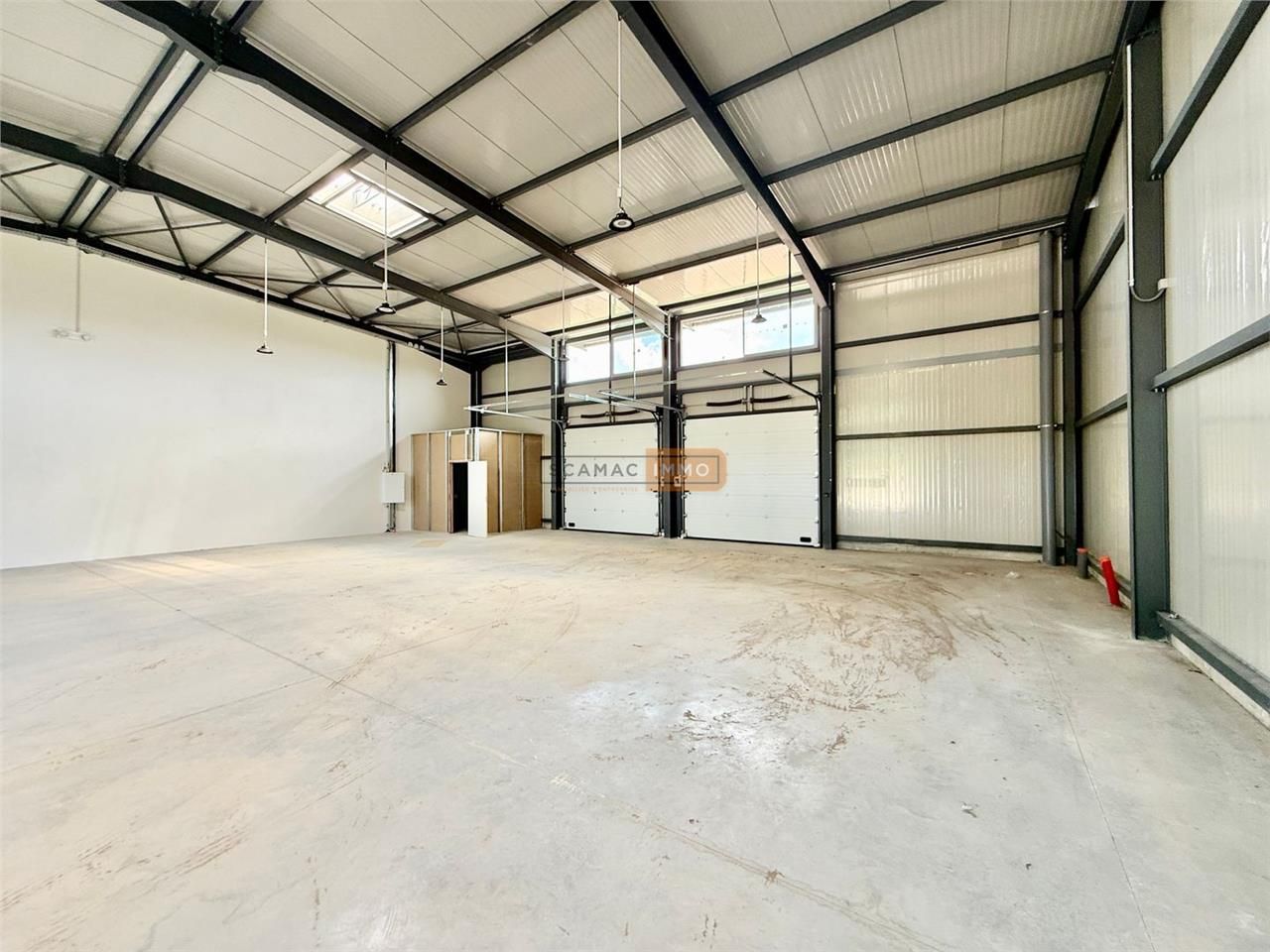 Location Entrepôt 700 m² non divisibles