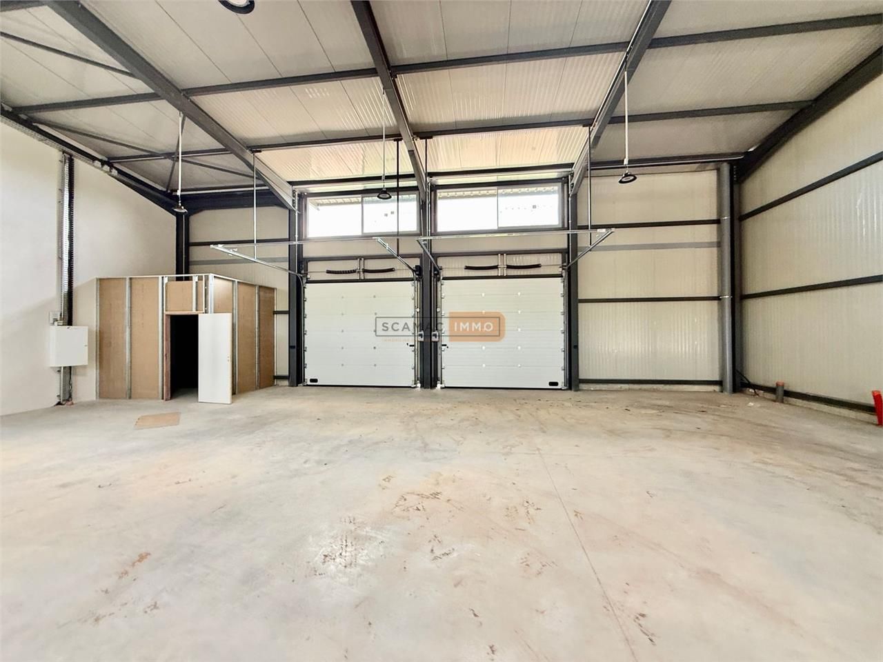 Entrepôt de 700m²