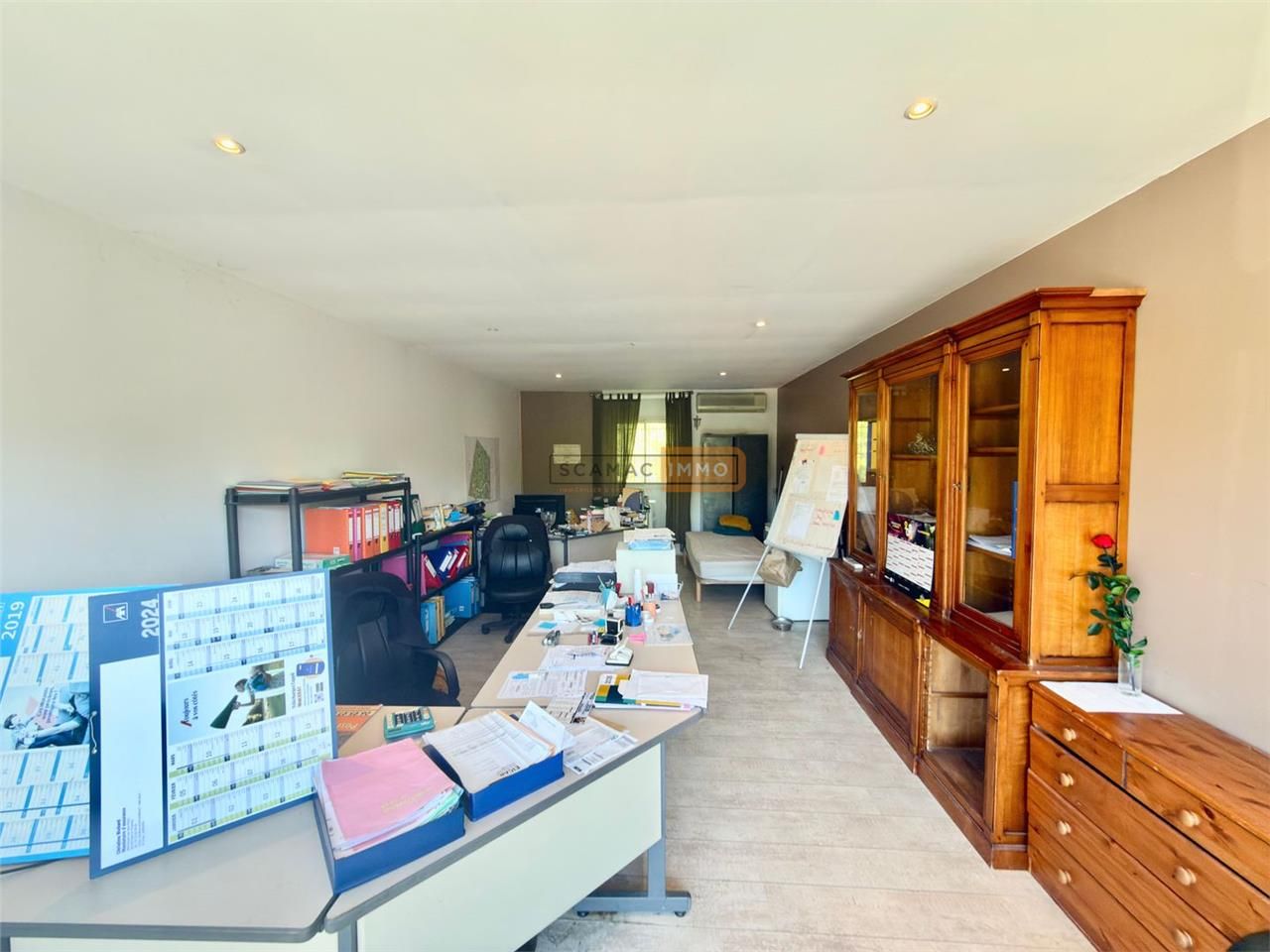 Location Local Commercial 90 m² non divisibles