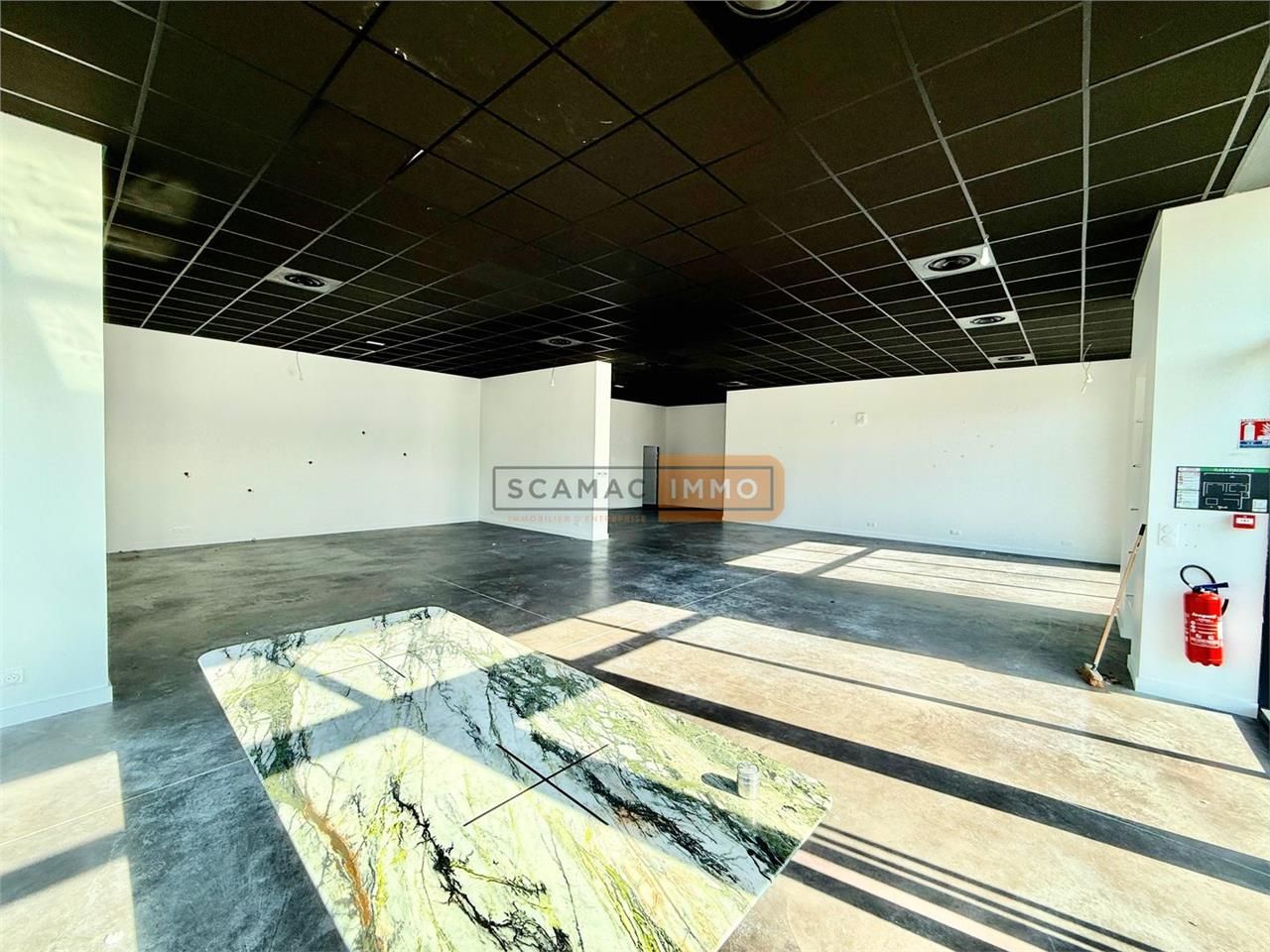 Location Local d'activités 235 m² non divisibles