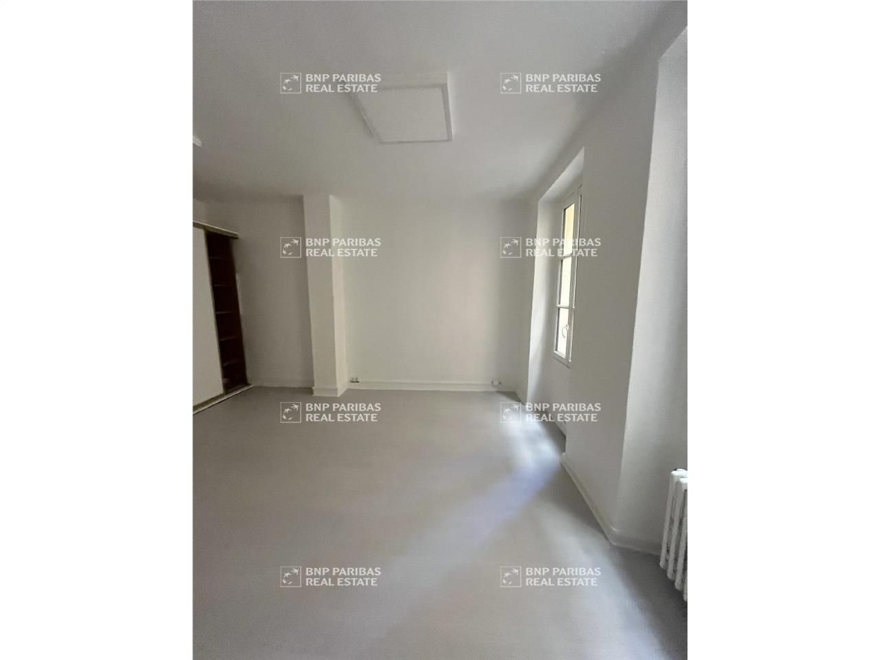 139 m² pour ce bureaux en location à Versailles