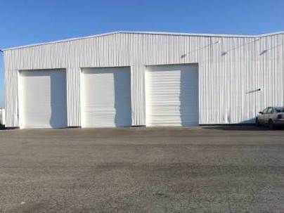 Location local d''activites 1385 m² divisibles à partir de 420 m²