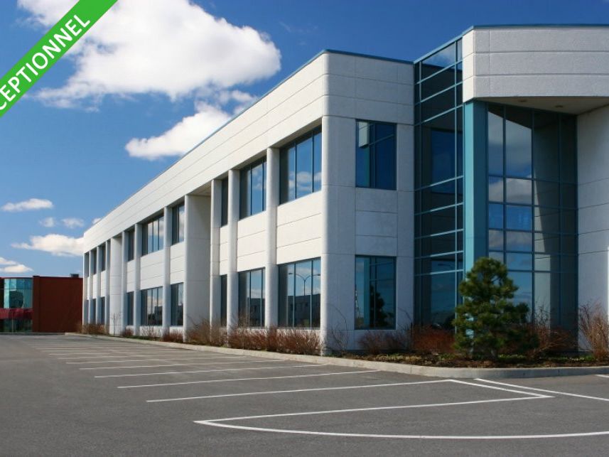 Location local d''activites 300 m² divisibles à partir de 150 m²