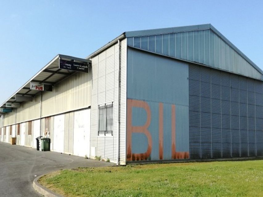Location local d''activites 150 m² non divisibles