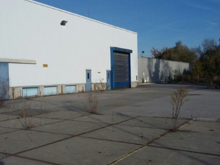 Bâtiment industriel à vendre à Pinon (02)