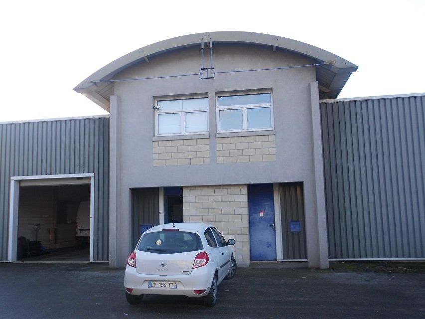 Location local d''activites 400 m² non divisibles