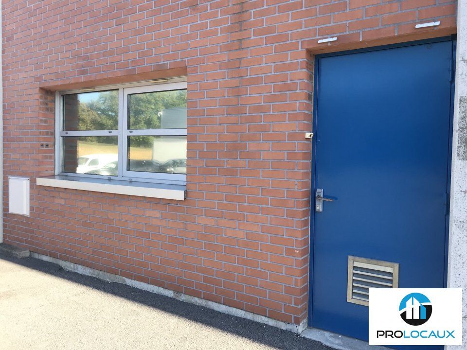 Location local d''activites 246 m² non divisibles