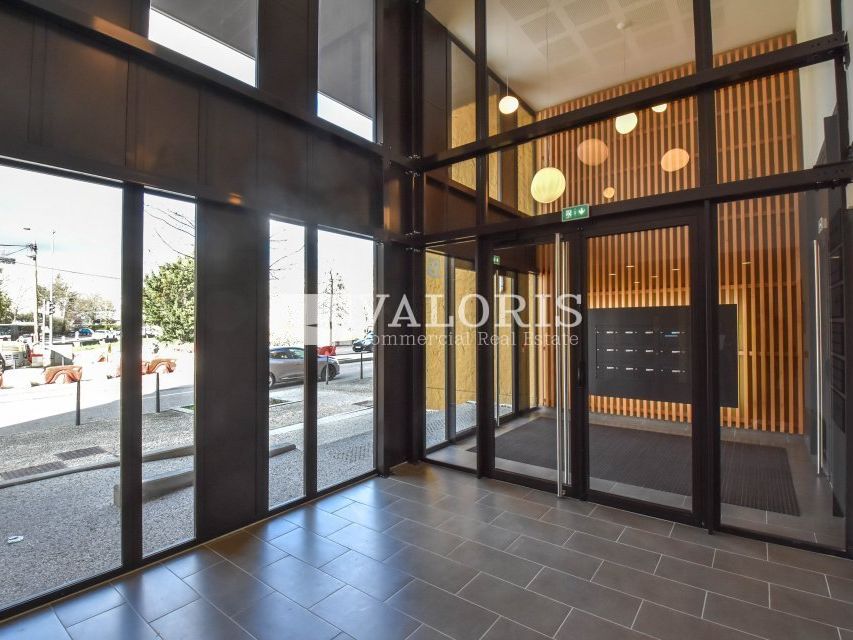 493.4 m² pour ce bureaux en location à Lyon 9