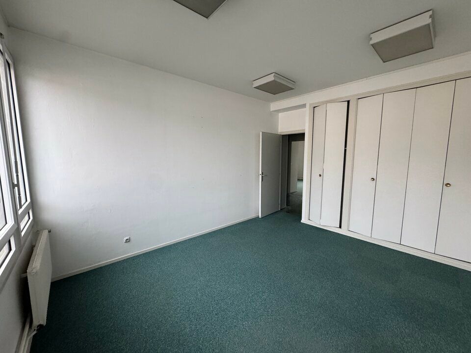 Location bureaux 200 m² non divisibles