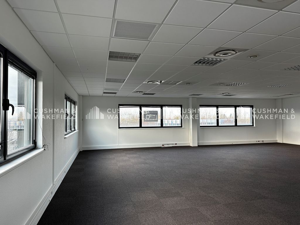Location bureaux 615 m² divisibles à partir de 86 m²