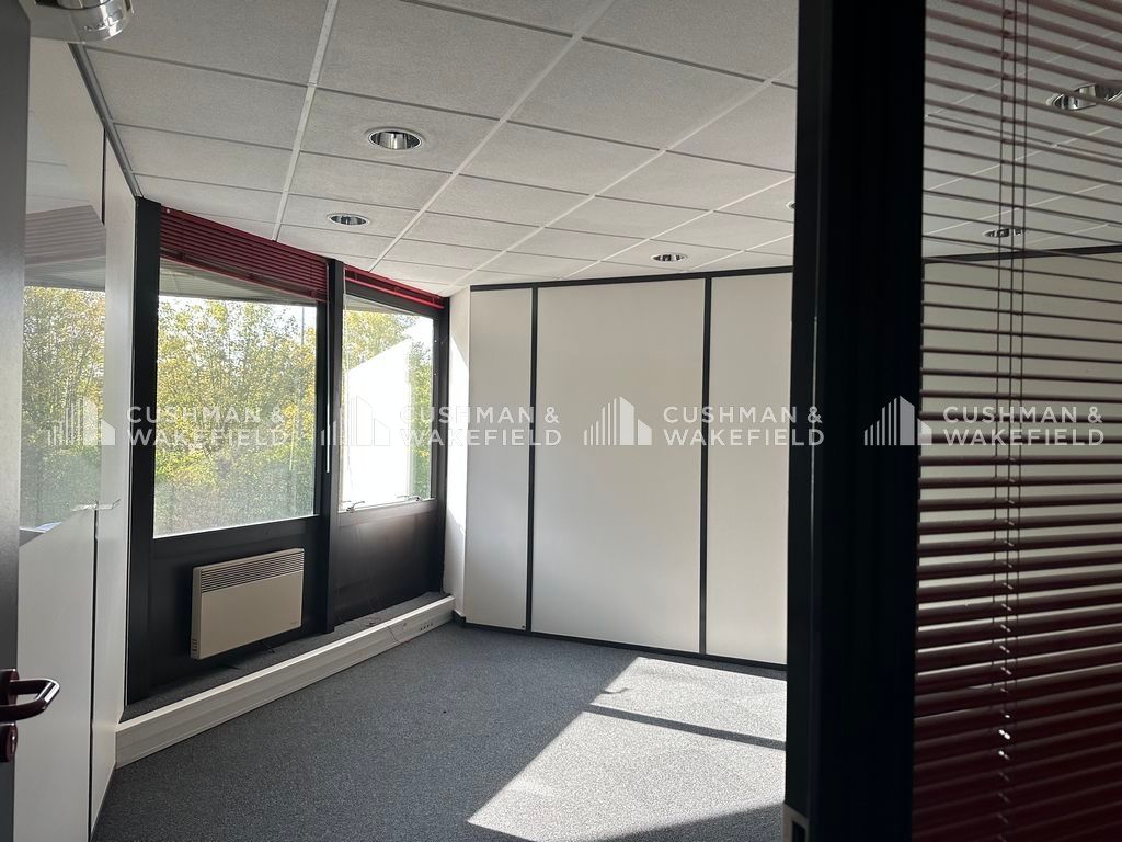 Location bureaux 335 m² divisibles à partir de 83 m²