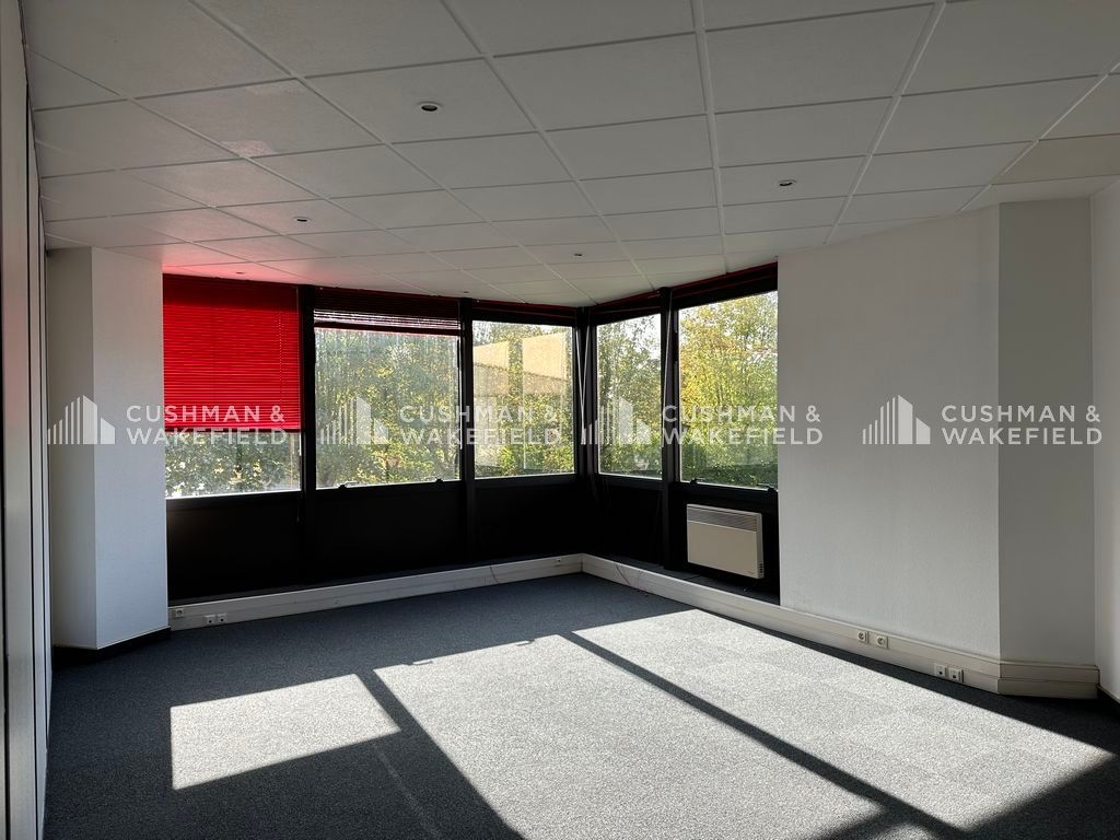 Location bureaux 335 m² divisibles à partir de 83 m²