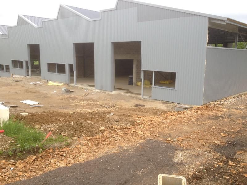 Location local d''activites 292 m² non divisibles