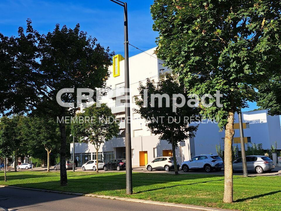 Location local commercial 81 m² non divisibles