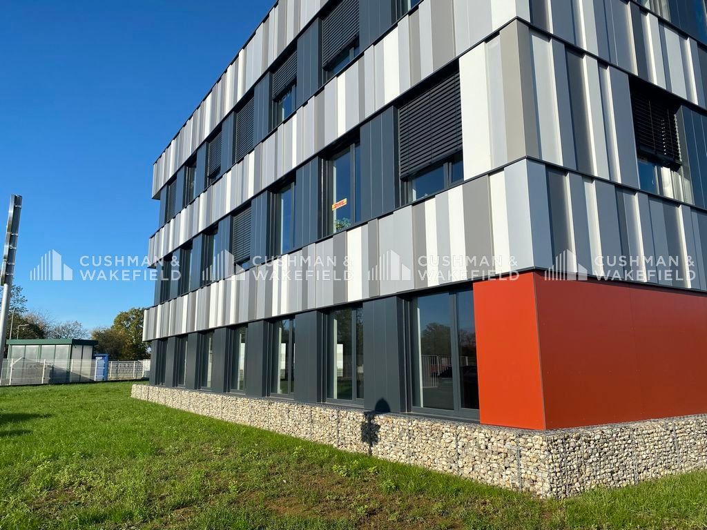 Location bureaux 353 m² divisibles à partir de 130 m²