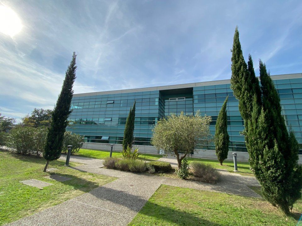 Location bureau - 1328 m²
