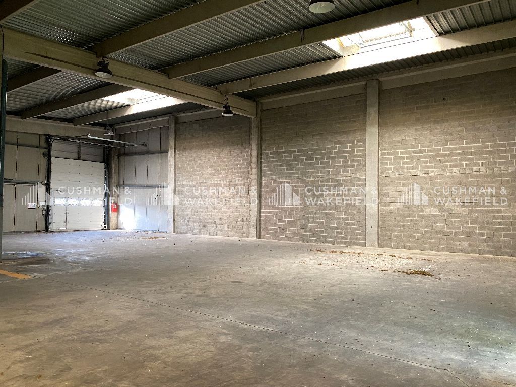 Location activités 1340 m² divisibles à partir de 668 m²