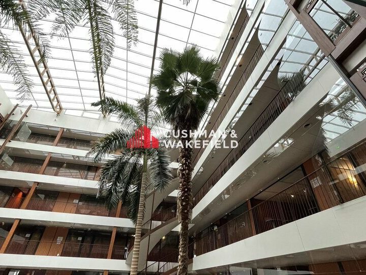 Location bureaux 10366 m² divisibles à partir de 1486 m²