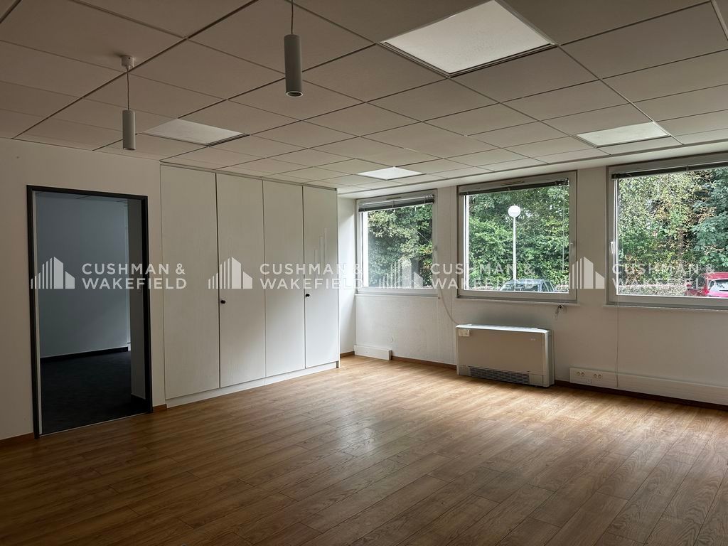 Location bureaux 216 m² divisibles à partir de 77 m²