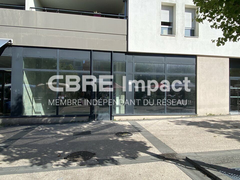 Location local commercial 150 m² non divisibles