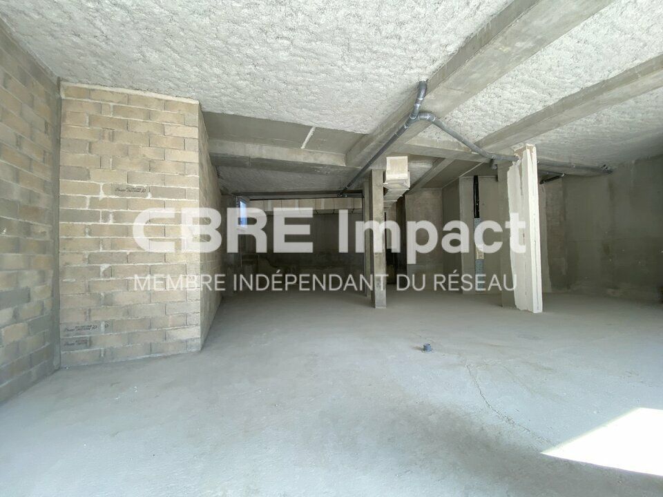 Location local commercial - 150 m²