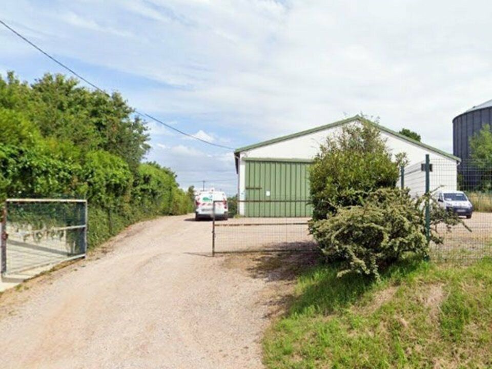 Local d'activité industriel à louer de 340 m² à Sées (61)