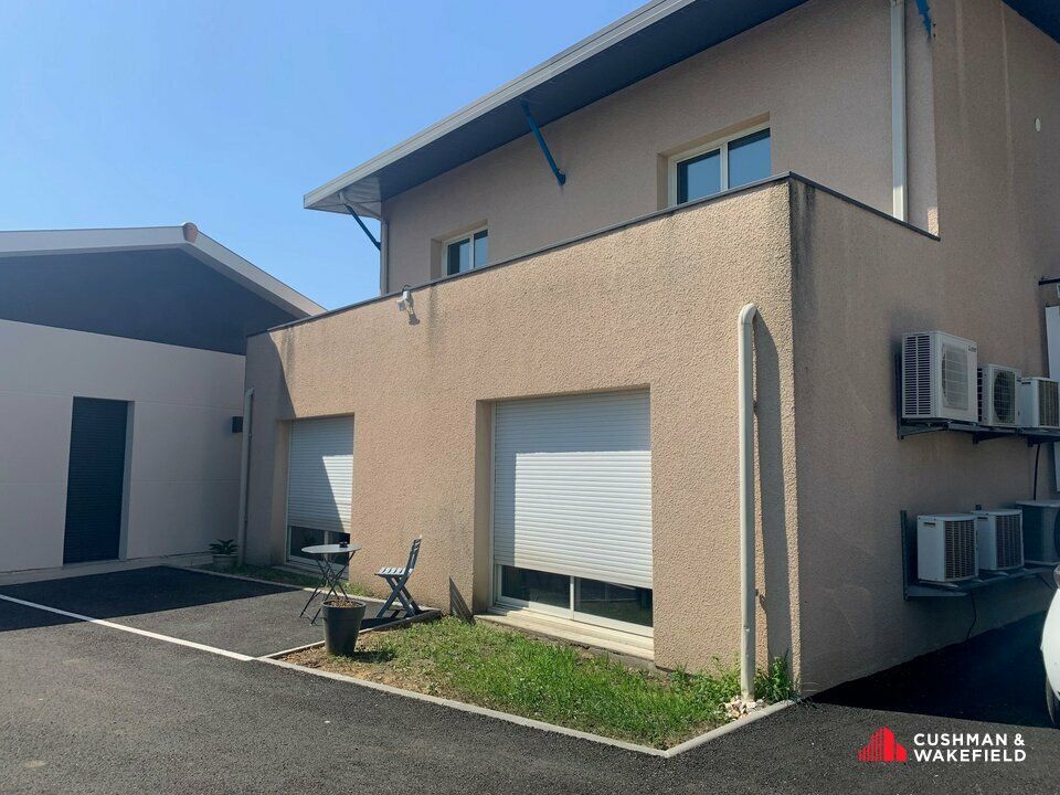 Bureaux à la location de 80 m² en ZFU