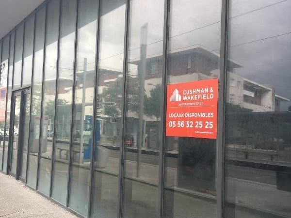 Location local commercial 160 m² non divisibles