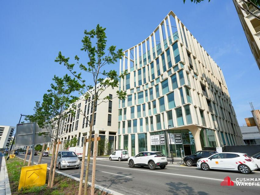 Location bureaux 4197 m² divisibles à partir de 136.34 m²