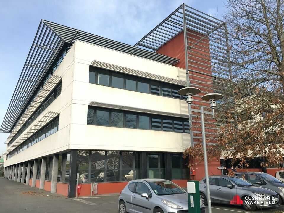 Location bureaux 2237 m² divisibles à partir de 77 m²