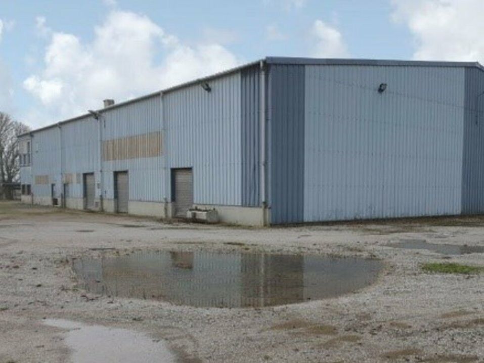 Entrepôt industriel de 1627m² à vendre ou à louer à Mortagne au Perche (61)