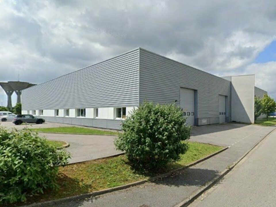 Vente local d''activites 299 m² non divisibles
