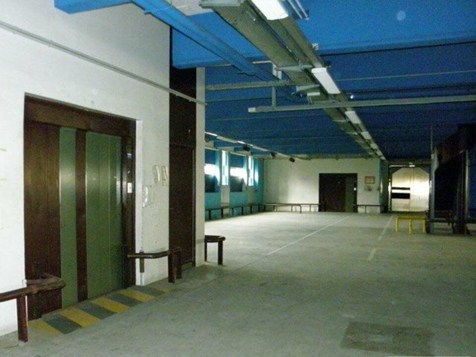 Bâtiment de type industriel de 1 000 m² à vendre à Argentan (61)