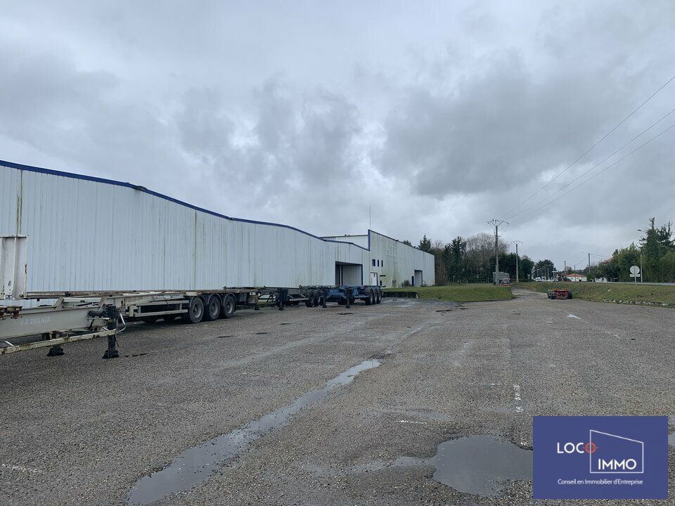 Location entrepot 6868 m² non divisibles