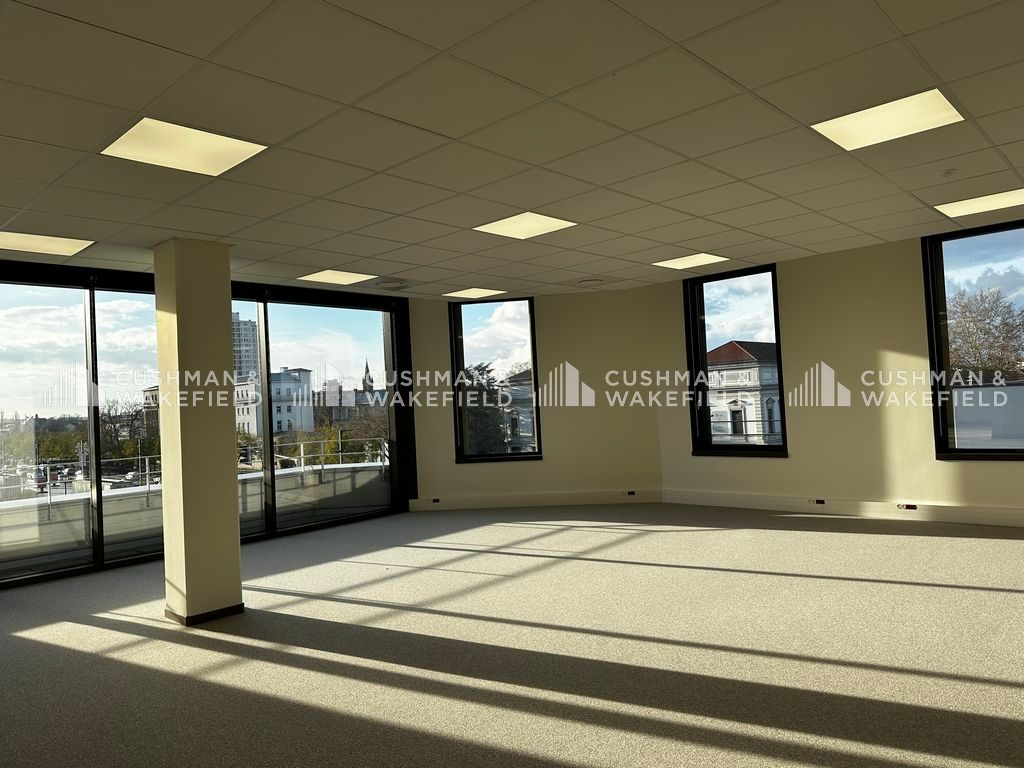 Location bureaux 567 m² divisibles à partir de 248 m²
