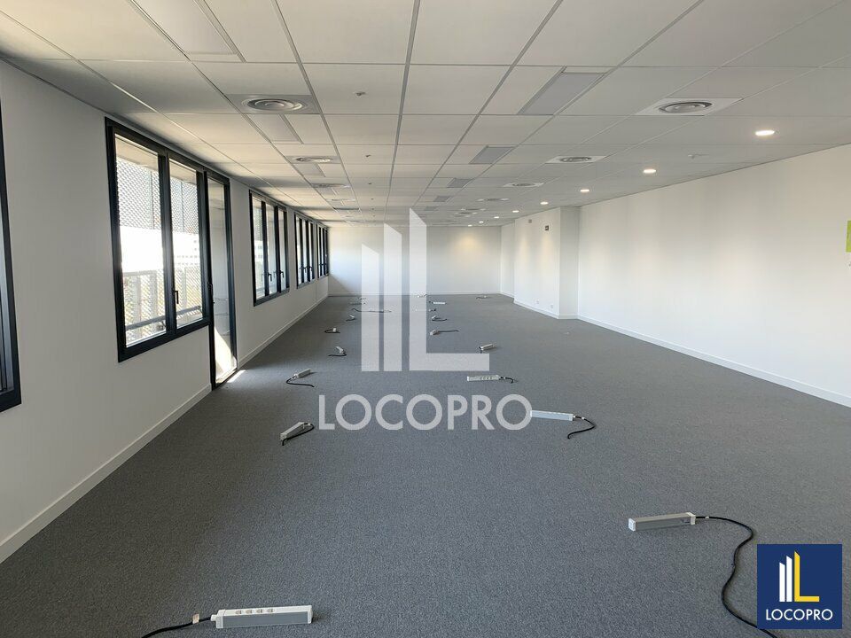Location bureaux 323 m² divisibles à partir de 129 m²