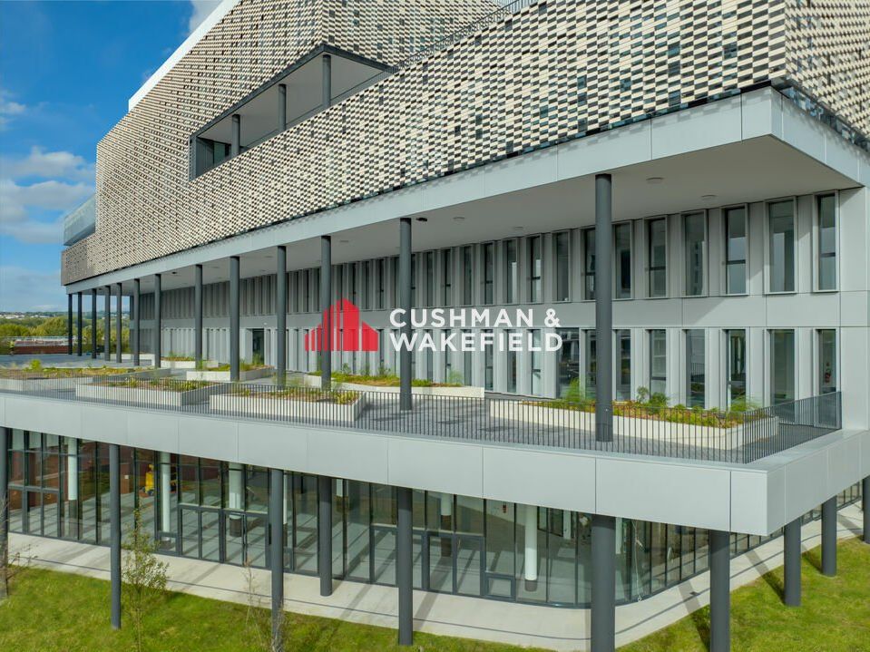 Location bureaux 5371 m² divisibles à partir de 64 m²