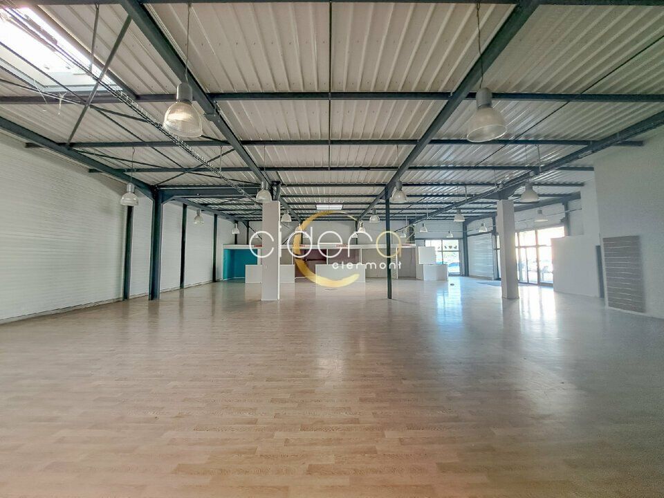Location local commercial 448 m² non divisibles
