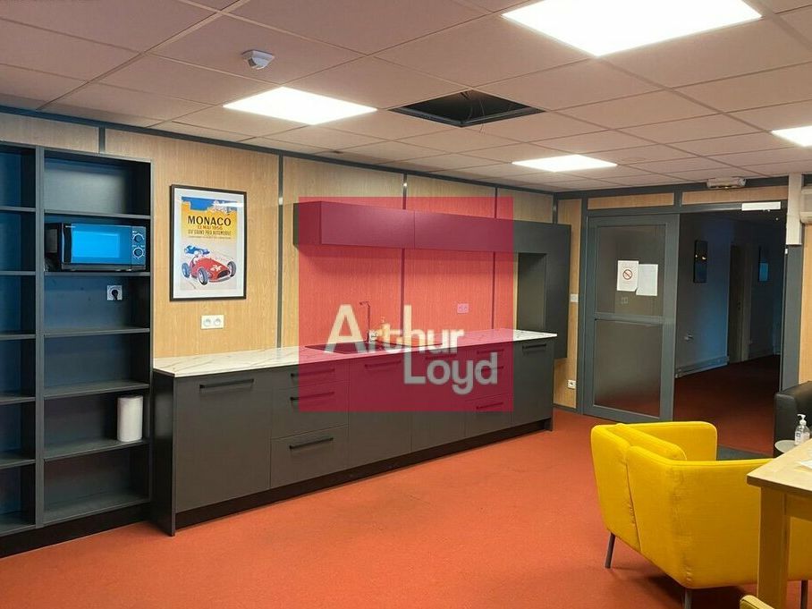 CLERMONT-FERRAND BREZET A LOUER BUREAUX TOUT COMPRIS DE 10 M² A 25 M²