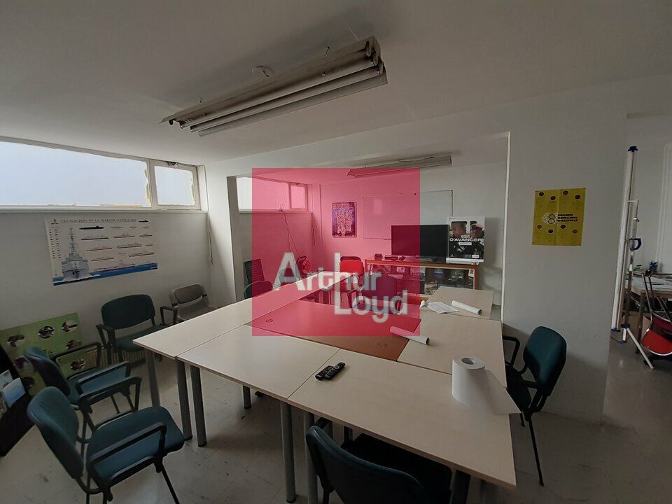 CLERMONT-FERRAND SECTEUR BERTHELOT BUREAUX 248 M² A LOUER