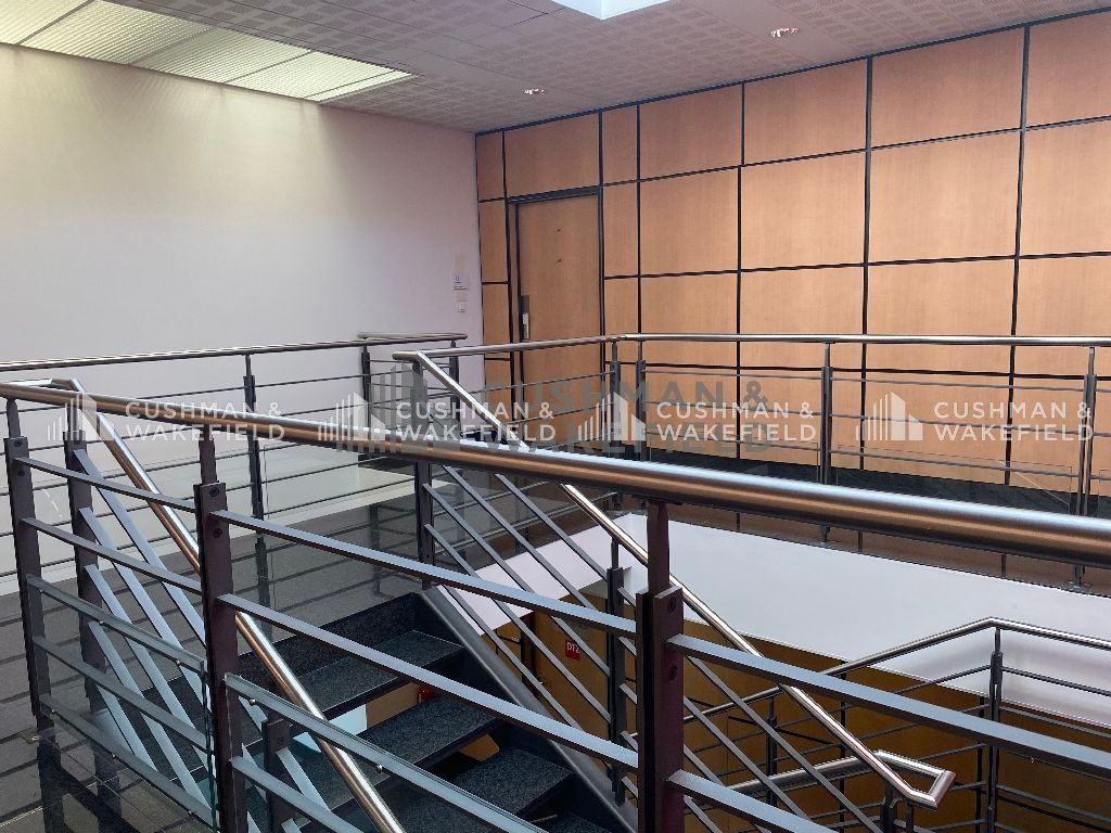 Location bureaux 176 m² non divisibles