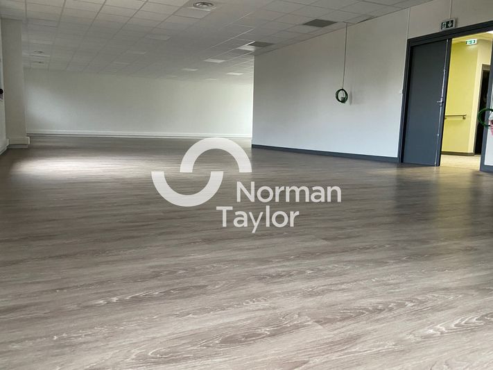 Location bureaux 4663 m² divisibles à partir de 32 m²