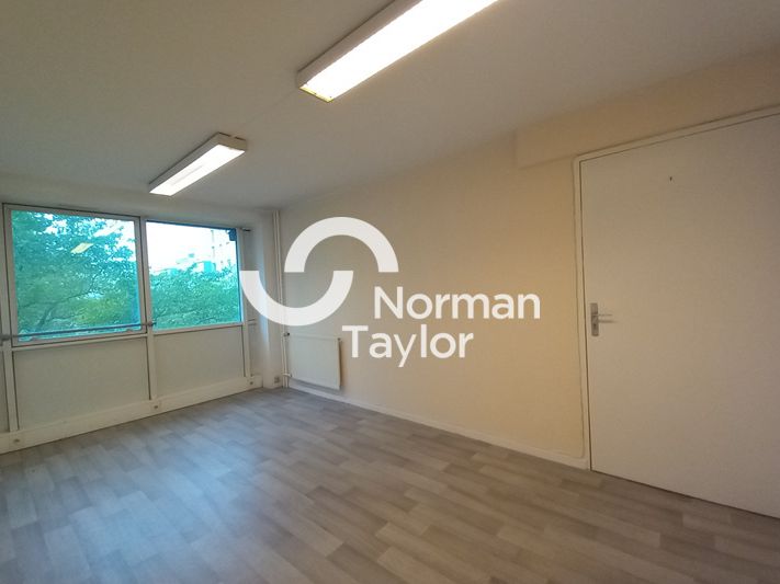 Location bureaux 101 m² divisibles à partir de 50 m²