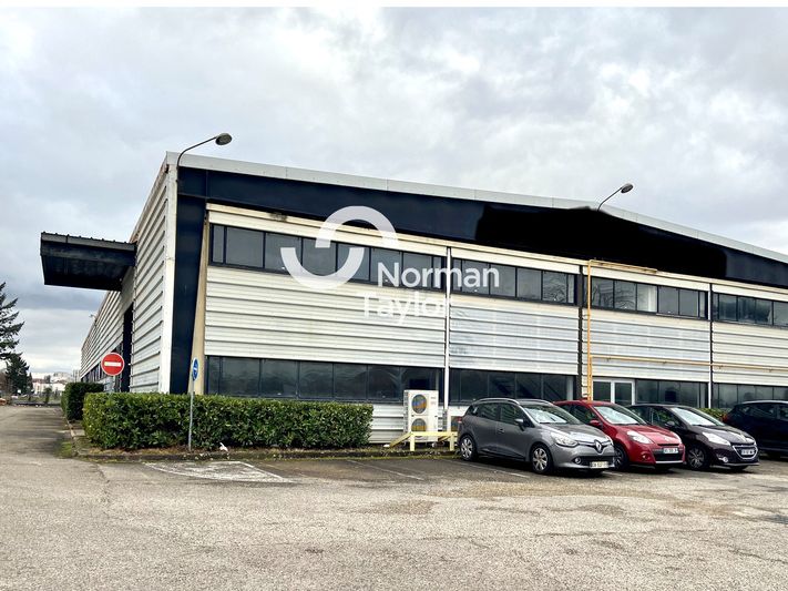 Location local d''activites 4204 m² divisibles à partir de 2002 m²