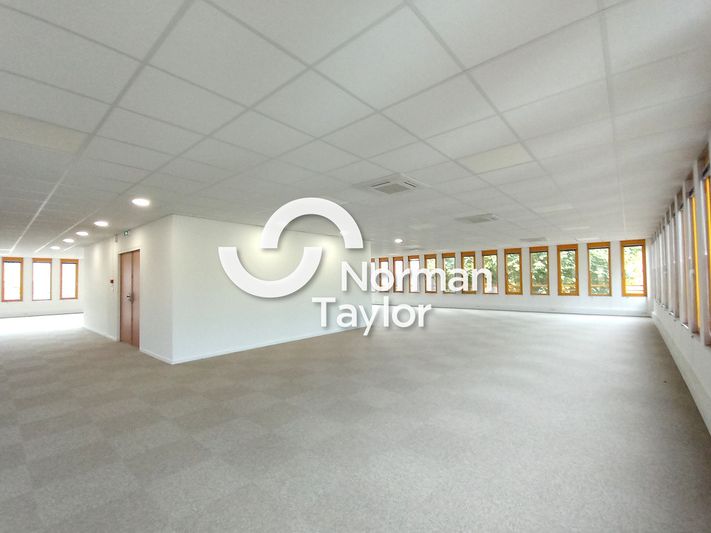 Location bureaux 1075 m² divisibles à partir de 340 m²