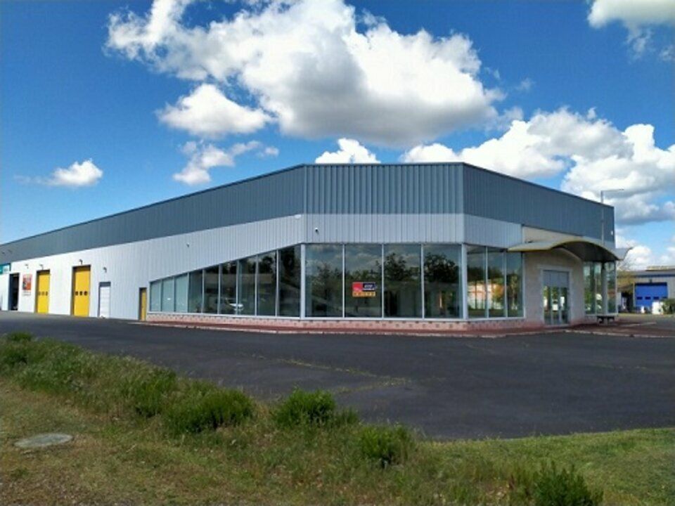 Location local d''activites 898 m² non divisibles