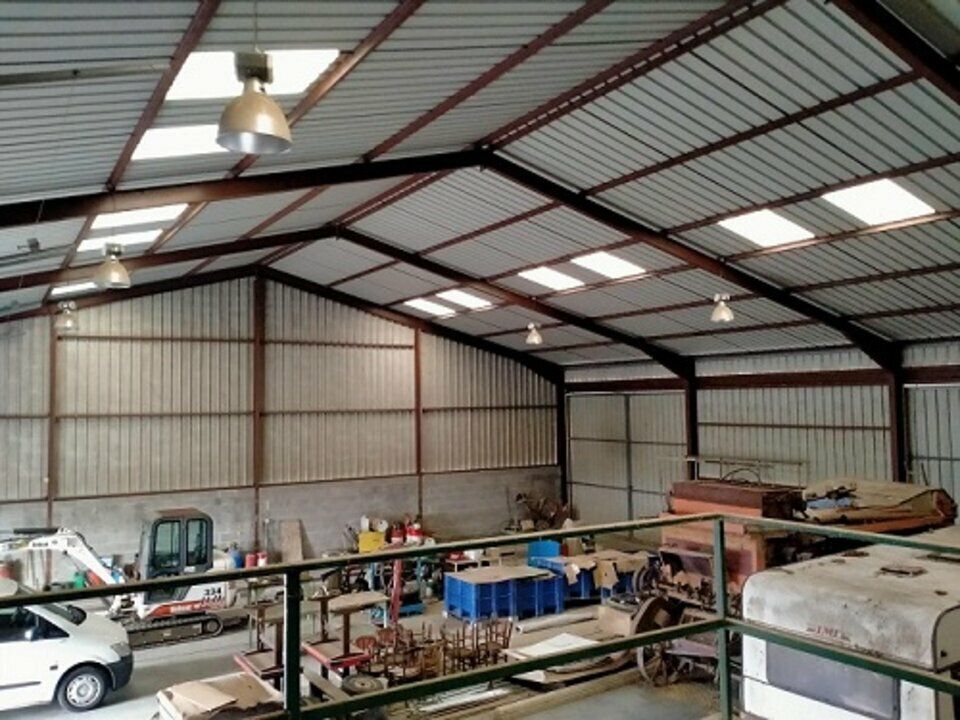 Local d'activités de 500 m² à vendre au sud de Tours 