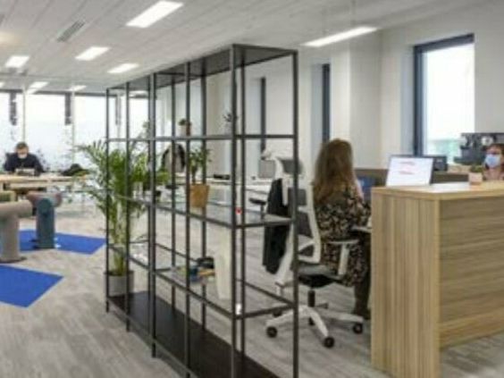2913 m² pour ce bureaux en location à Venissieux