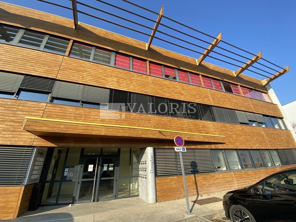 Location bureaux 305 m² divisibles à partir de 140 m²